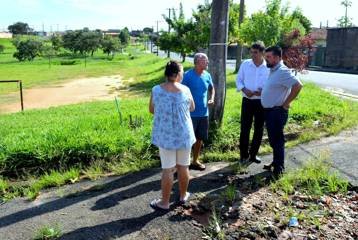 Zé Fernandes pede revitalização em área verde do Comerciários II